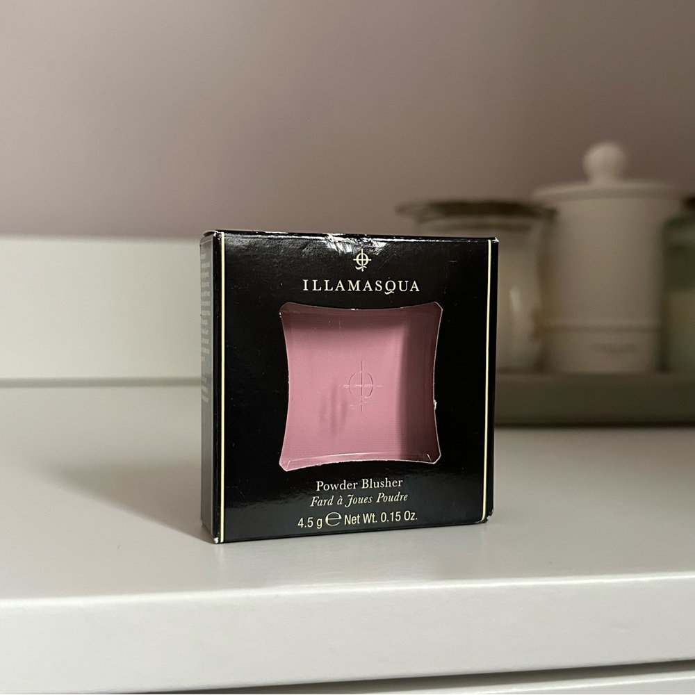 Illamasqua Powder Blusher in shade Katie